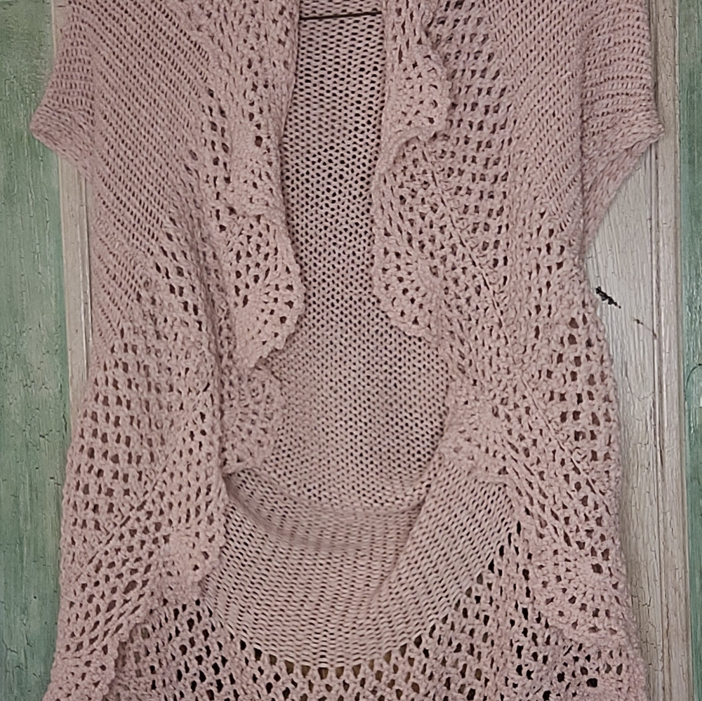 Arden B vintage mauve colored lightweight knitted shrug